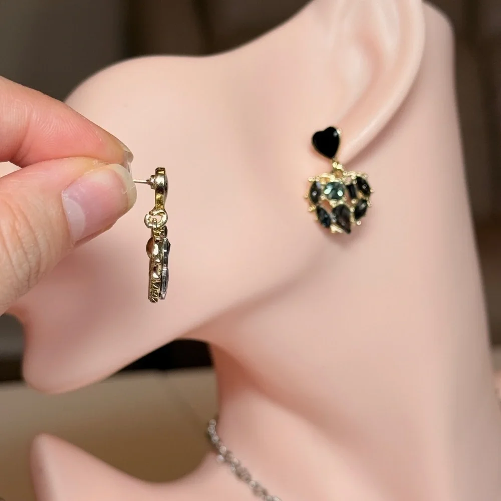 Elegant Black and Gold Heart Earrings